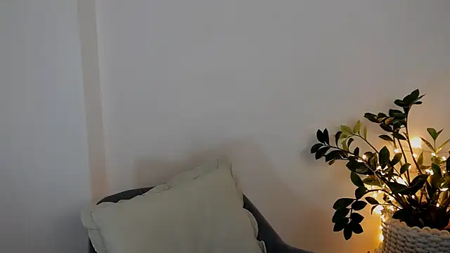 Xentthia online show from March 2026 03:46:02 PM