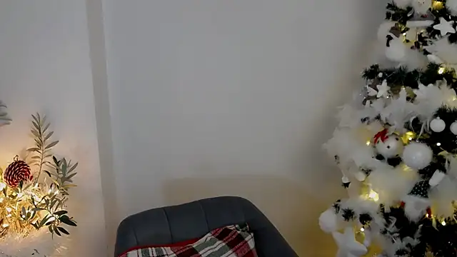 Xentthia online show from December 2025 02:38:02 PM