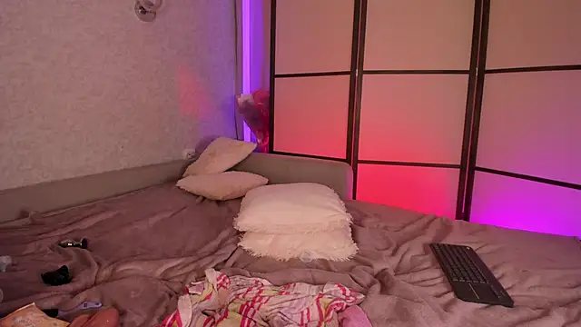 Kitty Ricky online show from March 2025 04:42:02 PM