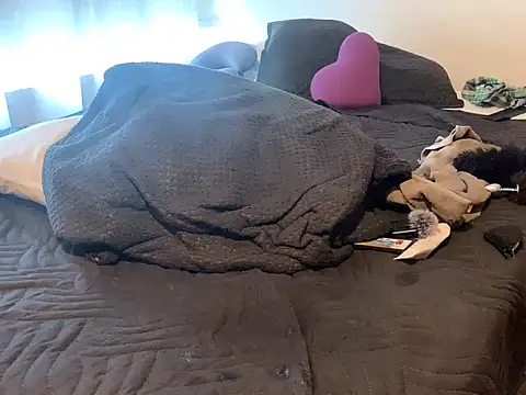 Snapshot of Emanuell__ chatting on January 2026 06:44:02 PM Emanuell online show from January 2026 06:44:02 PM