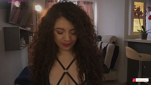 Snapshot of valeria_rosses chatting on May 2026 06:48:02 PM valeria rosses online show from May 2026 06:48:02 PM