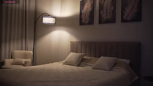 Snapshot of Danielle_Thomas chatting on September 2025 06:15:01 PM Danielle Thomas online show from September 2025 06:15:01 PM