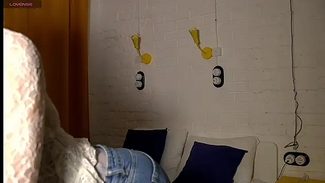 Snapshot of Danielle_Thomas chatting on November 2025 09:19:01 PM Danielle Thomas online show from November 2025 09:19:01 PM