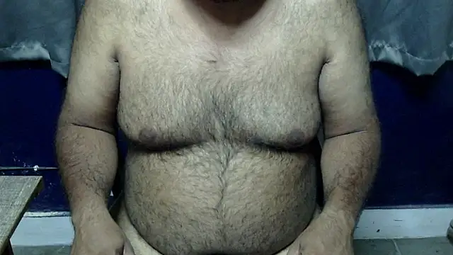 Snapshot of hairysubcub_70 chatting on May 2026 06:19:02 PM hairysubcub 70 online show from May 2026 06:19:02 PM