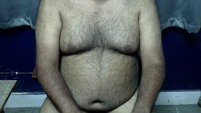 Snapshot of hairysubcub_70 chatting on April 2026 05:03:01 PM hairysubcub 70 online show from April 2026 05:03:01 PM