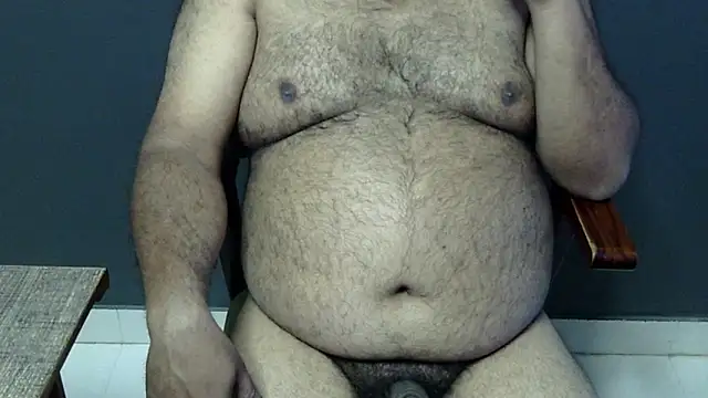 Snapshot of hairysubcub_70 chatting on March 2025 07:33:02 AM hairysubcub 70 online show from March 2025 07:33:02 AM