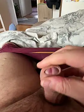 Snapshot of Tomi2244 chatting on February 2025 03:27:02 PM Tomi2244 online show from February 2025 03:27:02 PM