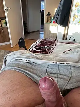 Snapshot of Tomi2244 chatting on October 2025 02:42:02 PM Tomi2244 online show from October 2025 02:42:02 PM