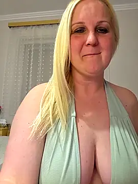 Mayci1984 online show from April 2026 08:09:02 PM