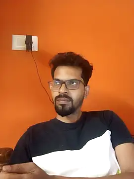 arhan3043 online show from October 2025 11:09:01 AM