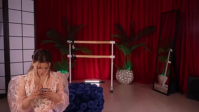 KittyCaitlin online show from November 2025 09:58:01 PM