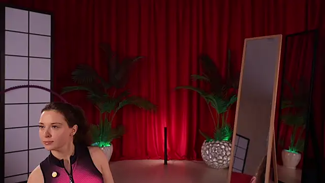 KittyCaitlin online show from November 2025 07:51:02 PM