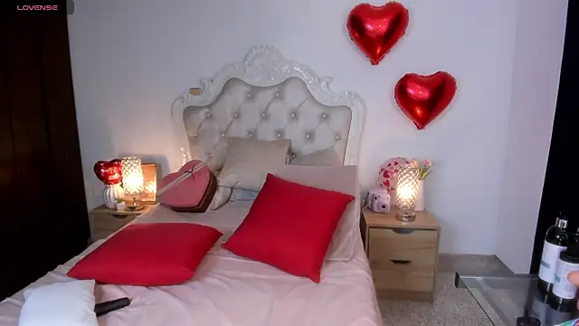 Anna Caruso online show from February 2025 10:59:01 PM