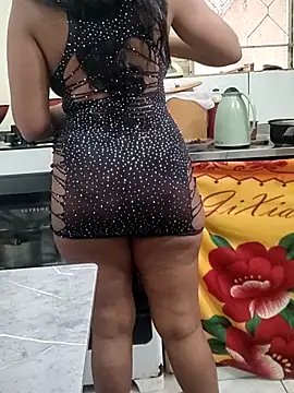 NeydeHotWife online show from April 2026 12:00:01 PM