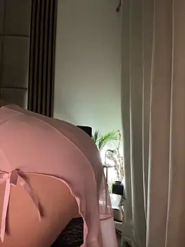 OIivia online show from October 2025 05:12:02 PM