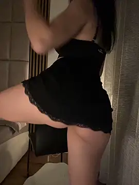 OIivia online show from April 2026 09:39:33 PM