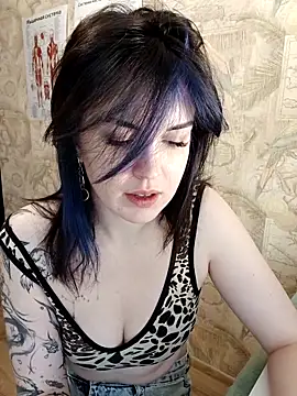 LazyTanukii online show from November 2025 06:51:01 AM