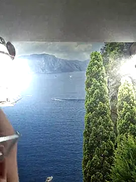 LazyTanukii online show from January 2026 06:39:02 AM