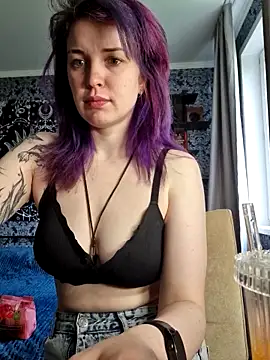 LazyTanukii online show from May 2026 07:30:01 AM