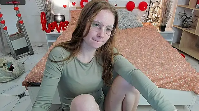 Snapshot of CharmedDoll chatting on February 2025 01:53:02 PM CharmedDoll online show from February 2025 01:53:02 PM