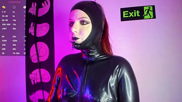 auroralatexprincess online show from November 2025 07:58:01 PM