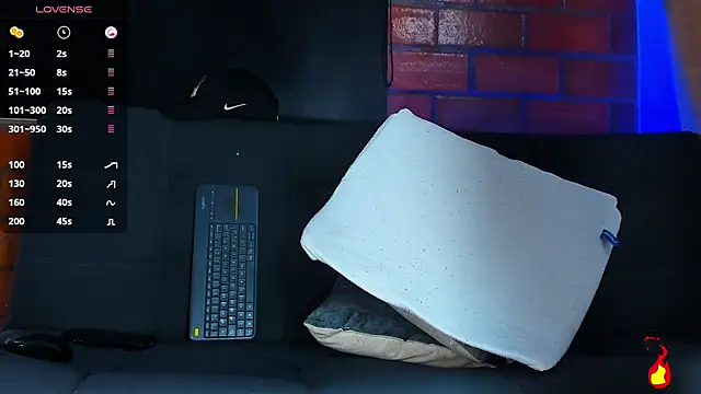 vanegas luis online show from November 2025 12:17:01 PM