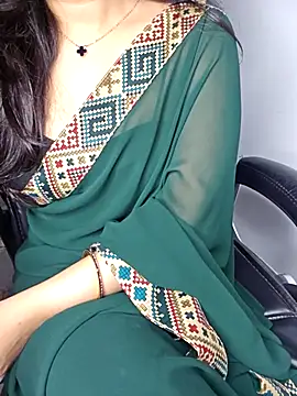 Snapshot of aliyaah_singh chatting on September 2025 05:18:02 PM aliyaah singh online show from September 2025 05:18:02 PM