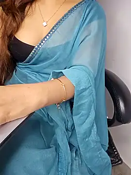 Snapshot of aliyaah_singh chatting on March 2025 08:34:01 PM aliyaah singh online show from March 2025 08:34:01 PM