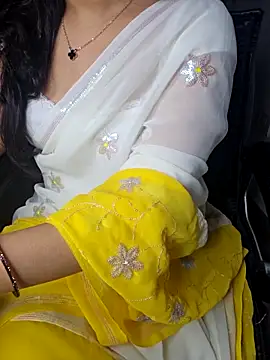 Snapshot of aliyaah_singh chatting on October 2025 06:19:02 PM aliyaah singh online show from October 2025 06:19:02 PM