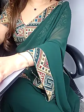 Snapshot of aliyaah_singh chatting on March 2025 09:02:02 PM aliyaah singh online show from March 2025 09:02:02 PM