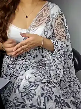 Snapshot of aliyaah_singh chatting on February 2025 08:35:02 PM aliyaah singh online show from February 2025 08:35:02 PM