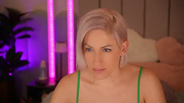 VickySecret96 online show from March 2026 05:57:01 PM