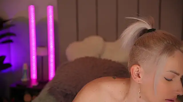 VickySecret96 online show from March 2026 06:22:02 PM