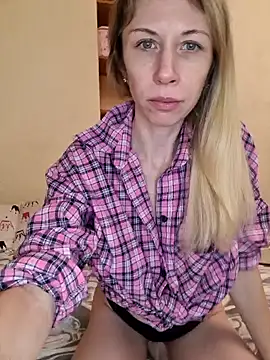 Snapshot of MissisMilk chatting on January 2025 08:00:01 PM MissisMilk online show from January 2025 08:00:01 PM
