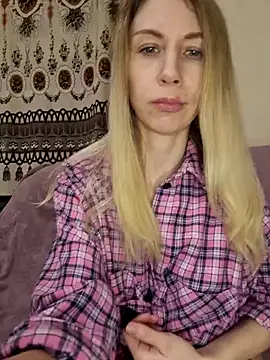 Snapshot of MissisMilk chatting on January 2025 08:47:01 PM MissisMilk online show from January 2025 08:47:01 PM