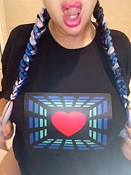 Queen sousou online show from March 2026 06:56:01 PM