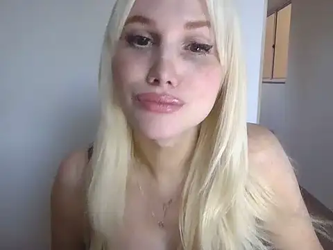 Snapshot of ambersweet33 chatting on June 2026 07:52:01 PM ambersweet33 online show from June 2026 07:52:01 PM