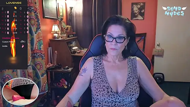 Snapshot of Good-Juju chatting on October 2025 01:30:02 AM Good-Juju online show from October 2025 01:30:02 AM