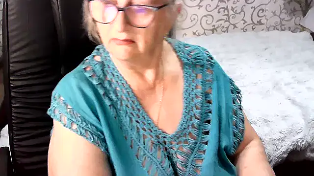 LolkaAlyss online show from October 2025 08:09:01 PM