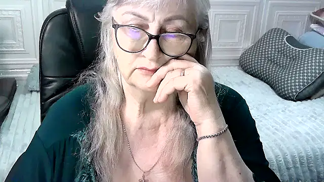 LolkaAlyss online show from April 2026 09:32:02 PM