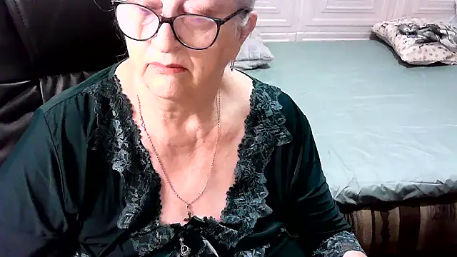 LolkaAlyss online show from December 2025 03:32:02 AM