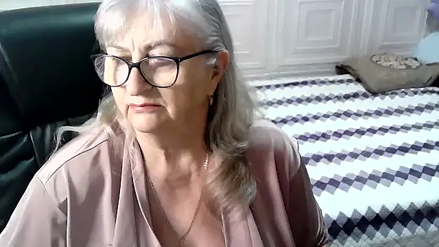 LolkaAlyss online show from November 2025 02:00:02 AM