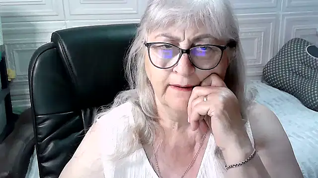 LolkaAlyss online show from May 2026 08:23:01 PM