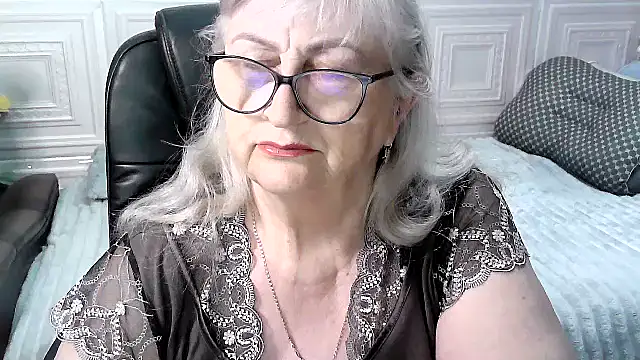 LolkaAlyss online show from April 2026 03:57:02 PM