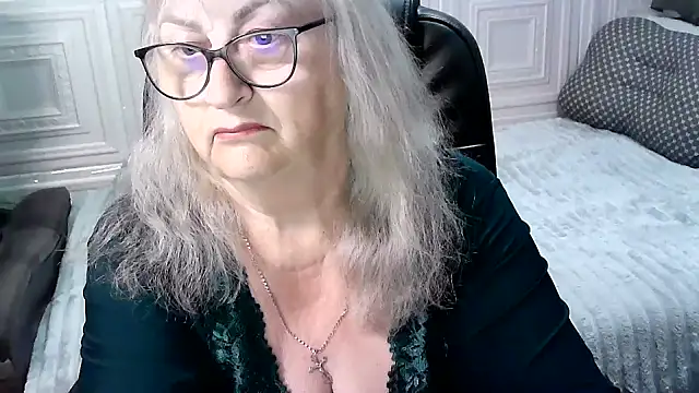 Snapshot of LolkaAlyss chatting on June 2026 04:06:02 AM LolkaAlyss online show from June 2026 04:06:02 AM