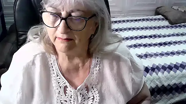 LolkaAlyss online show from November 2025 09:40:01 PM