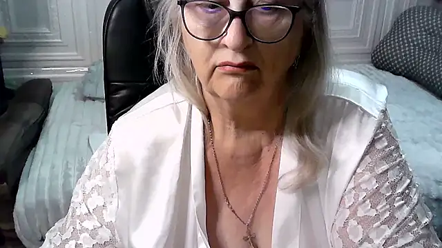Snapshot of LolkaAlyss chatting on June 2026 08:04:01 AM LolkaAlyss online show from June 2026 08:04:01 AM