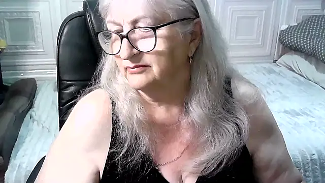 LolkaAlyss online show from May 2026 03:03:02 PM