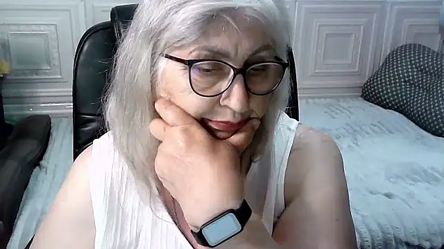 LolkaAlyss online show from May 2026 05:09:01 PM