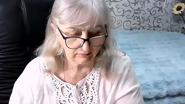 LolkaAlyss online show from September 2025 06:22:01 PM